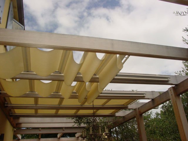 Retractable Awnings - DSC04290 (1).jpg