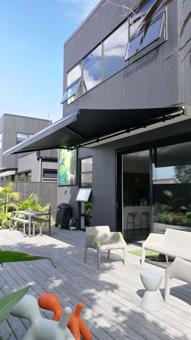 Retractable Awnings - FA4 copy.jpg