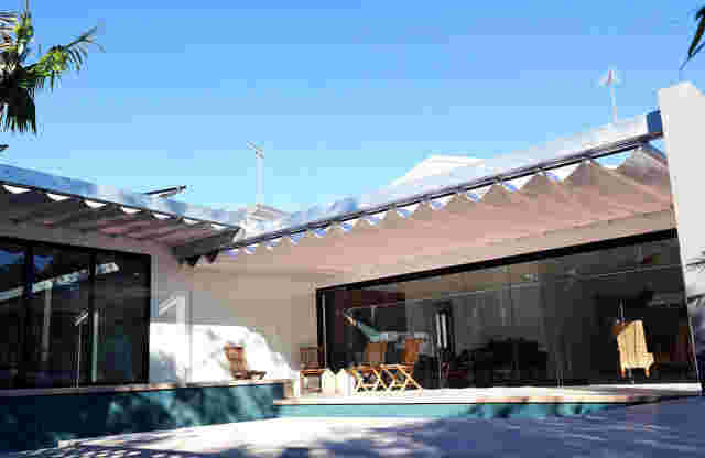 Retractable Roof - Oztech Retractable roof over pool deck area